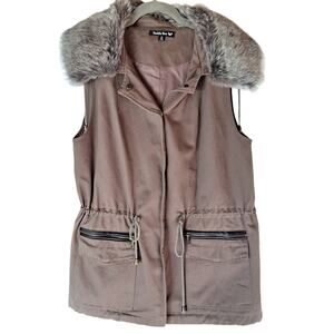Double Zero taupe Vest with Faux Fur Collar